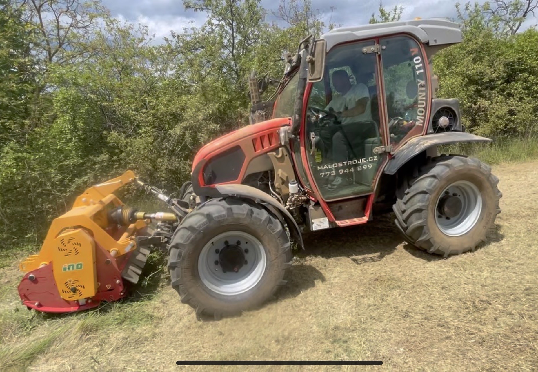 Kolový traktor Reform Mounty 110V